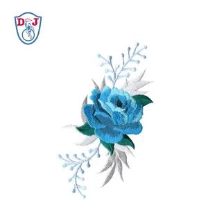Appliques del distintivo della cresta dell'emblema delle toppe del ricamo del fiore su ordinazione della fabbrica del ricamo diretto per l'uniforme