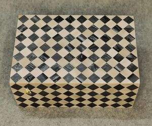 Caja de anillo de madera con incrustaciones de cuerno de hueso cuadrado blanco y negro elegante organizador de joyería India exhibición de escritorio tamaños colores por HF CRAFTS - Product Image 4