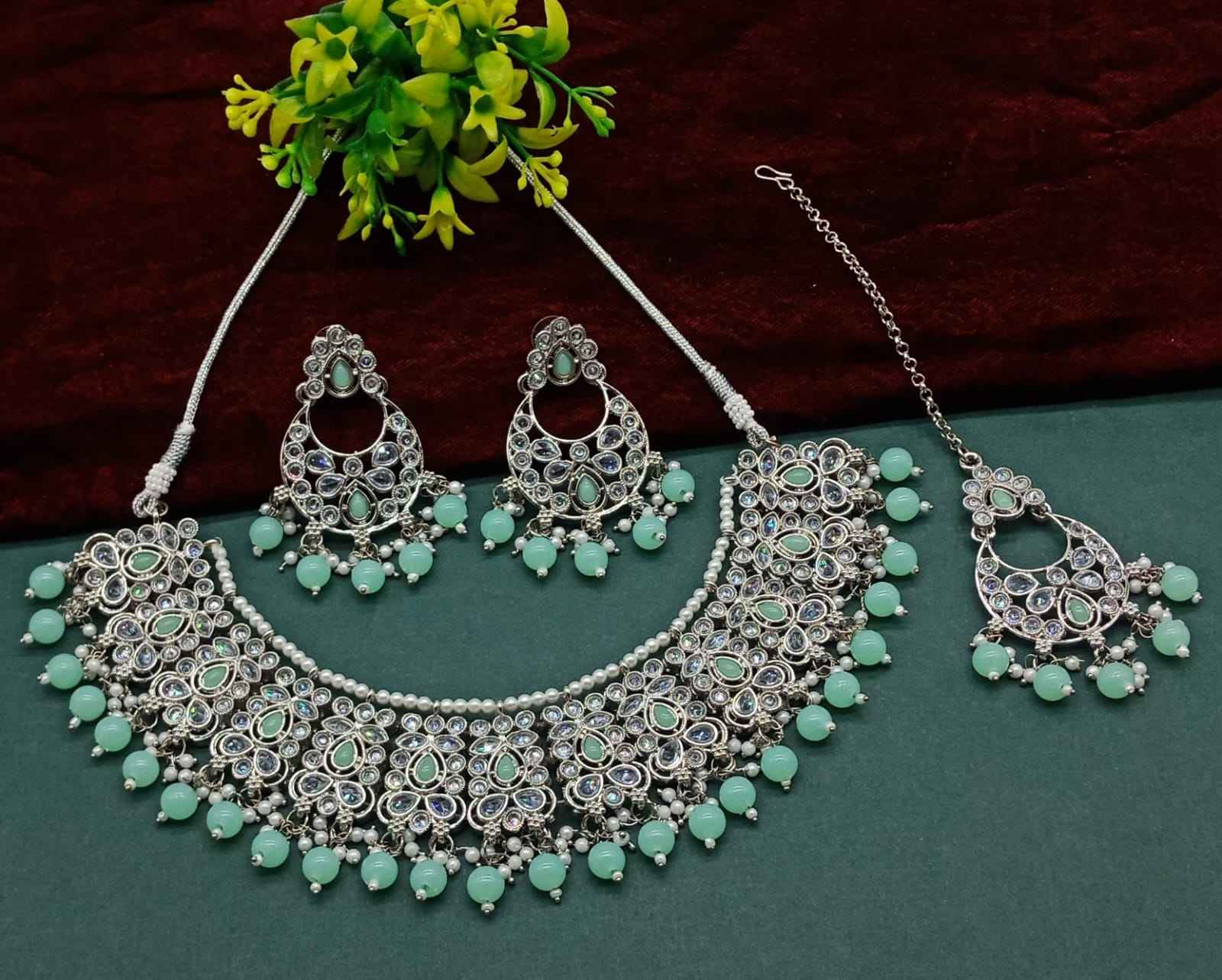 สีเขียว