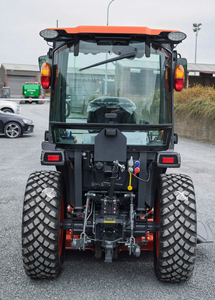 Nueva Cabina y Cargador Kubota LX-351 de 25hp, 30hp, 35hp, 40hp con Cargador Frontal y Retroexcavadora, Carga Nominal de 7 Toneladas, Potencia de 17.2kW - Product Image 4