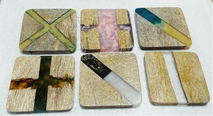 Juego de 4 Posavasos Cuadrados de Resina Epoxi Estilo Clásico 2025, Ecológicos y Personalizables, Diseño de Madera - Product Image 4