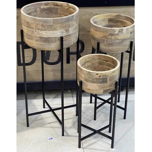 Vase contemporain en métal martelé argenté Accent décoratif moderne Idéal pour les hôtels, les salles de banquet et le style intérieur - Product Image 6