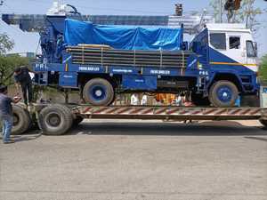 Usado Truck-Mounted Rotary Drilling Rig para Water Wells Max Drilling Depth 2000m Diesel Belt Hook para o Egito e Índia para Minas