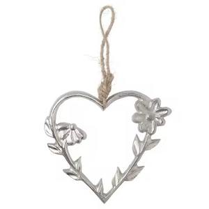 Adorno de Corazón Colgante de Metal, Decoración de Corazón de Hierro Duradero para Balcón y Patio - Product Image 6