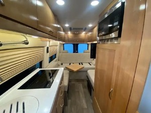 C-o-a-c-h-m-e-n RV G-a-l-l-e-r-i-a 24FL d'occasion 2024 prêt à la vente - Product Image 2