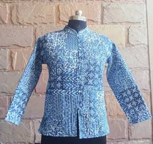 En couleur bleu océan Vestes matelassées réversibles à manches longues pour femmes en pur coton avec poche intérieure et extérieure - Product Image 2