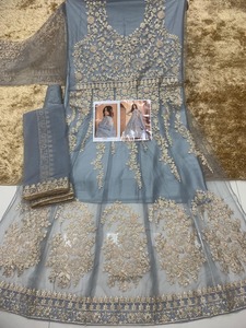 Robe Anarkali Advika Gold de Aashirwad Creation pour femmes, pour mariage et soirée, à prix abordable, robe de mariée - Product Image 5