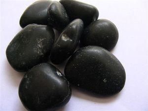 Décoration extérieure complète de beauté galets polis noirs de jais galets en pierre naturelle aménagement paysager produit chimique en polyuréthane - Product Image 2