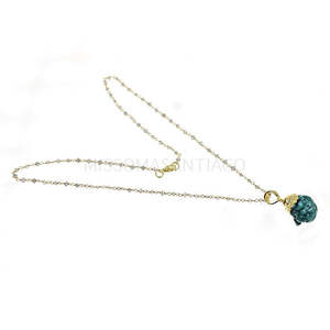 Collar con colgante de turquesa y labradorita con cadena de eslabones de diamante en forma de corazón estilo moderno para boda o regalo - Product Image 2