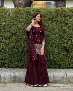 Dernier Designer Heavy Chinon Soie Broderie Séquence Travail Sharara Suit Par FabZone - Product Image 3