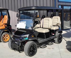Voiturette de golf électrique blanche homologuée pour la route, 4 places, avec batterie lithium 105Ah 48V, conforme LSV, pour les centres de villégiature et les trajets urbains - Product Image 1