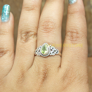 Anillo de Plata 925 con Peridoto Natural, Diseño Artesanal de Filigrana, Anillo Hecho a Mano, Anillo de Declaración, Regalo para Mujer, Novia, Ella - Product Image 6