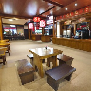 ม้านั่งไม้วอลนัทธรรมชาติยาว81ซม. สำหรับห้องอาหารและห้องนั่งเล่นกลางแจ้ง - Product Image 3