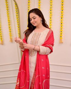 Présentation Heavy Designer Top Suit New Designer Beautiful Jacquard Weaving Work Top and Pant With Jacquard Weaving Dupatta - Product Image 3