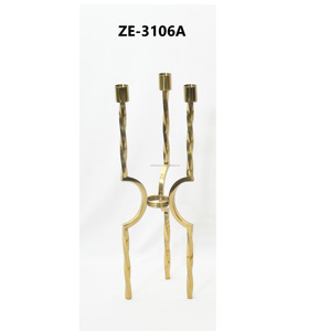 Bougeoir design avec lanternes et bocaux à cadre métallique triple tasse pour les fêtes de mariage fabriqué par Zahid Exports grand grossiste - Product Image 4