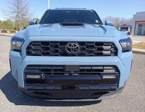 Toyota 4Runner TRD Sport 2025 d'occasion en excellent état - Product Image 1