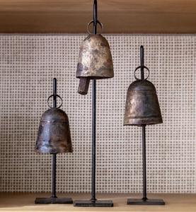 Elegantes campanas rústicas de hierro con tono fuerte utilizadas en decoración de campo y soluciones de seguimiento de animales - Product Image 2