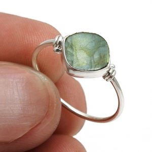 Pierre précieuse de Labradorite naturelle Bague en forme de coussin en argent sterling 925 Bijoux de Bohème faits à la main Prix de gros Fournisseurs en vrac - Product Image 2