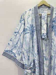 Robe Kimono en coton pour femme Robe de nuit confortable Robe de demoiselle d'honneur Robe de chambre Beachwear Handmade Robe - Product Image 3