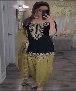 Kaftan Marocain Vibes: Canal Vibes Marocain avec notre Collection Caftan Exclusive-Parfait pour les magasins de détail et les exposants - Product Image 4