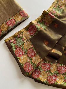 Sari de Seda Suave para Mujer India con Borde de Tejido Jacquard y Motivos de Tejido Pallu Enriquecidos, en Existencia, Sin Tiempo de Entrega para Muestras - Product Image 2