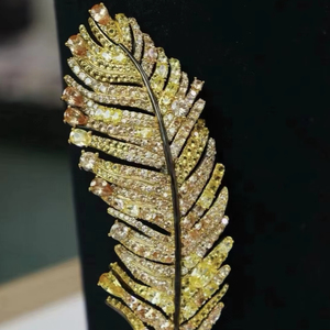 ชุดเครื่องประดับแฟชั่นขายส่ง ประดับเพชรคิวบิกเซอร์โคเนีย หรูหรา แบบไมโครเพฟ ติดเข็มกลัดรูปขนนกขนาดใหญ่ สำหรับผู้หญิง งานปาร์ตี้ งานแต่งงาน งานหมั้น - Product Image 1