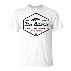 T-Shirt Vintage del Parco Nazionale Fire Swamp per Campeggio ed Escursionismo in Montagna, Abbigliamento Promozionale Premium - Product Image 2