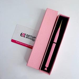 Pince à épiler GETUP BROSONS en acier inoxydable avec découpe en forme de cœur rose, pointe dorée lisse, outil de précision dans un emballage personnalisé - Product Image 1