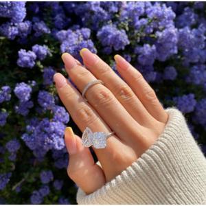 Anillo de Dos Piedras de Circonita Cúbica en Oro de 18K Personalizado, Anillo de Plata de Ley 925 con Baño de Rodio, Estilo Clásico para Bodas - Product Image 4