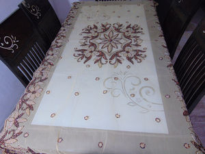 Nappe de table à manger 6 places brodée d'or faite à la main nappe de luxe élégante pour le décor de salle à manger du nouvel an - Product Image 3