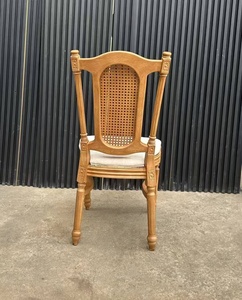 เก้าอี้รับประทานอาหารดีไซน์ใหม่สไตล์หลุยส์ XV ทำจากเรซิ่น PP เหมาะสำหรับงานอีเว้นท์และงานแต่งงาน - Product Image 3