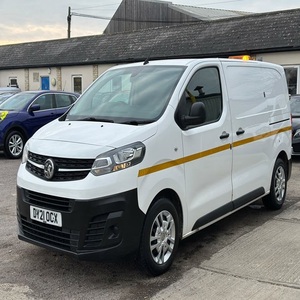 ENVÍO IMPECABLE PARA VEHÍCULO USADO RHD-LDH VAUXHALL VIVARO 1.5TD 2700 L1H1 DYNAMIC 2021 - Product Image 1