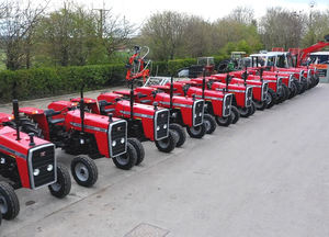 รถแทรกเตอร์ MASSEY FERGUSON 290 ขับเคลื่อน 4 ล้อ มือสอง สภาพดีเยี่ยม ใช้งานมากกว่า 50,000 ชั่วโมง ผลิตในฝรั่งเศส - Product Image 4