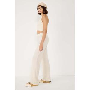 Pantalon évasé à taille haute texturé - Product Image 4