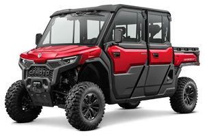 Encuentre vehículos utilitarios Uforce U10 XL con motor CF duradero, que ofrecen 71 caballos de fuerza y un cabrestante frontal sintético de 4500 lb. - Product Image 2