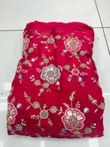 "Tissu de broderie en polyester 100% de qualité supérieure pour l'artisanat de vêtements, la décoration intérieure et les vêtements de mariée doux et durables - Product Image 4