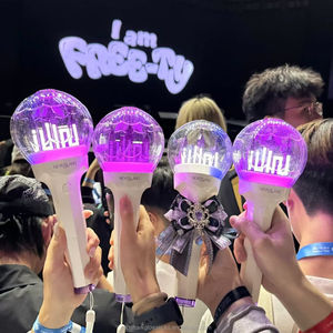 รับผลิตไฟแท่งอะคริลิคแบบกำหนดเองพร้อมด้ามจับสีขาว ควบคุมด้วยรีโมท DMX 15 สี สำหรับคอนเสิร์ต งานเชียร์ งานรอมฎอน งานรับปริญญา - Product Image 2