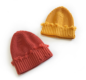 หมวกถักไหมพรมอะคริลิคสีทึบปักโลโก้ให้ความอบอุ่นสำหรับฤดูหนาวโลโก้ตามสั่ง - Product Image 3