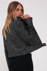 Veste en cuir pour femme respirante et chaude pour l'hiver, vêtement décontracté, veste en cuir tendance pour femme à prix raisonnable - Product Image 6