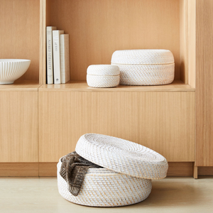 Panier rond en rotin tressé moderne avec couvercle - Product Image 2