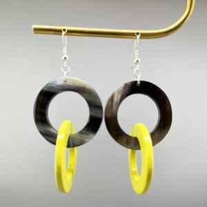 Boucles d'oreilles en corne de buffle, faites à la main, bijoux modernes de haute qualité pour femmes et filles, personnalisables à un prix abordable, artisanat naturel - Product Image 5