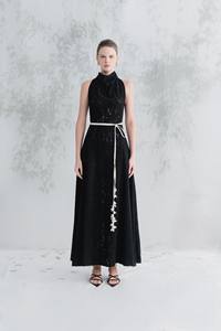 เดรสยาวทรงเอไลน์สีดำและสีเบจสำหรับผู้หญิงชุดเดรสแม็กซี่แขนกุดลายดอกไม้ผ้าลูกไม้คุณภาพดี - Product Image 2