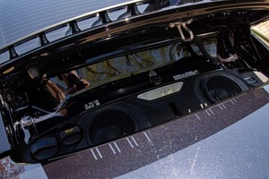 รถหรู 2025 911 Carrera Coupe เครื่องยนต์ 3.0 ลิตร เทอร์โบชาร์จ แฟลต-6 พร้อมแพ็คเกจพรีเมียมและสปอร์ตโครโน - Product Image 5