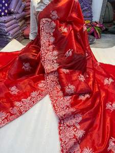 Magnifique Saree de créateur en or doux de qualité supérieure avec une belle broderie multi-saree C-pallu avec - Product Image 6