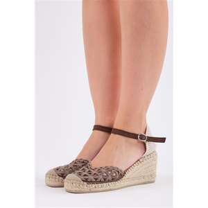 Alpargata cerrada con punta en cuña - Product Image 5