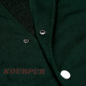 Chaqueta universitaria de béisbol personalizada Varsity Letterman con cuello levantado para hombre en color único Chaqueta térmica de invierno a precio al por mayor - Product Image 5