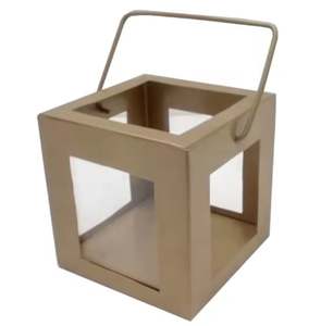 Lanterne suspendue en fer Finition enduite de poudre rouge Support de bougie design fait main élégant de luxe - Product Image 5