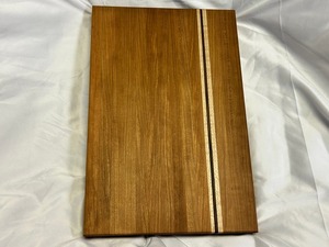 Planche à découper en bois d'acacia traditionnel de qualité supérieure avec découpe pour la poignée et finition naturelle pour la mise en scène culinaire professionnelle - Product Image 5