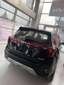 Venta a Bajo Precio, SUV Compacto Usado 2024, Gasolina, 6.1-8L, Automático, Asientos de Cuero, Techo Panorámico, para Adultos - Product Image 6