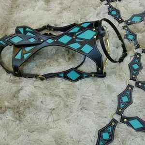 Kaamkaaj Conjunto de Brida y Collarín de Cuero Genuino Estilo Western (Collarín y Pechopetral) con Incrustaciones de Turquesa Brillante y Cierre de Hebilla para Equitación - Product Image 4